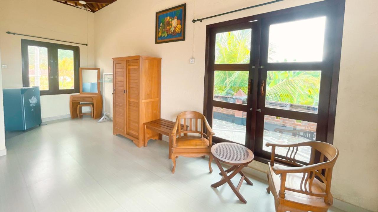 Bottelmania Hotel Lovina Екстериор снимка