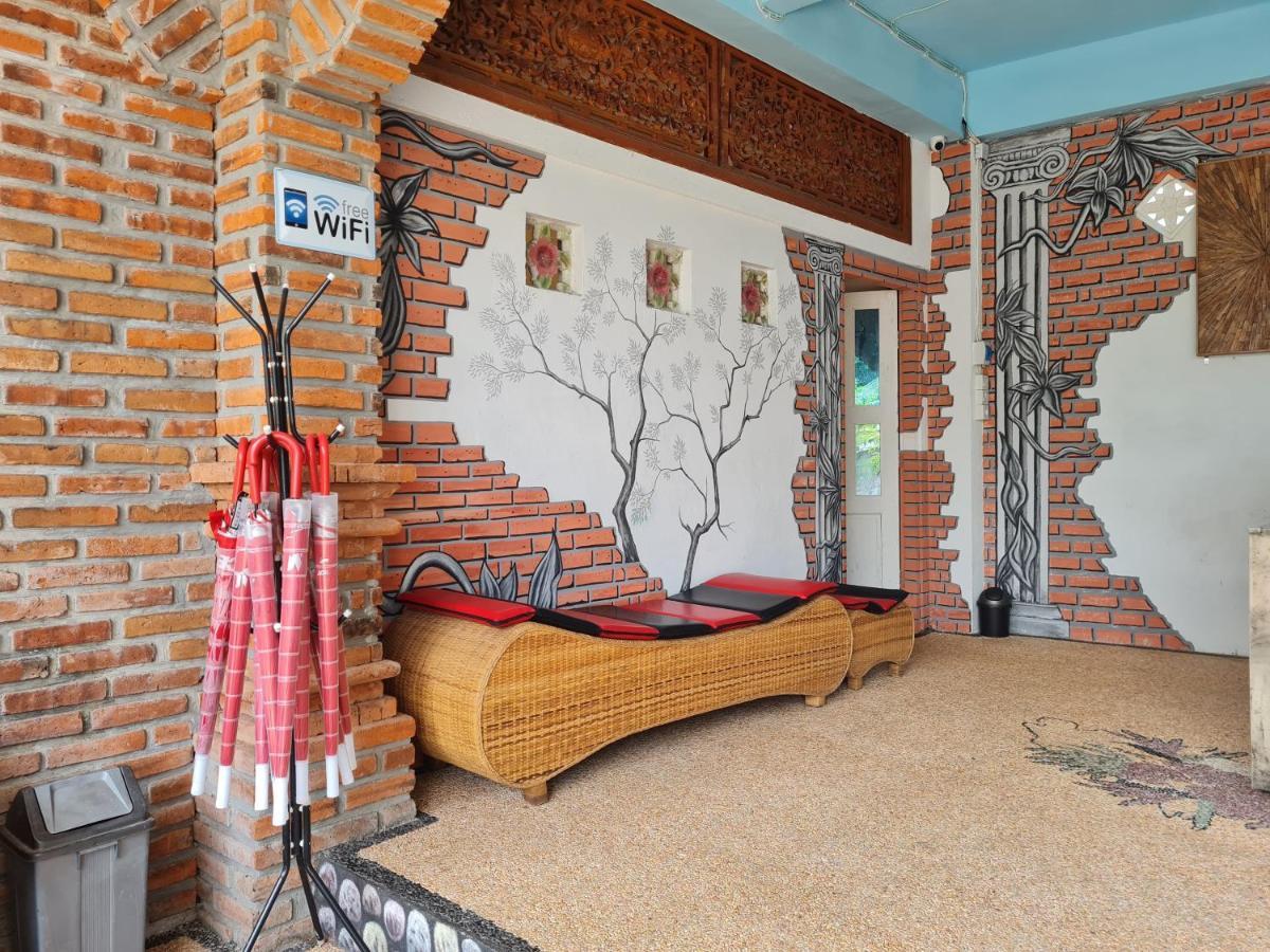 Bottelmania Hotel Lovina Екстериор снимка