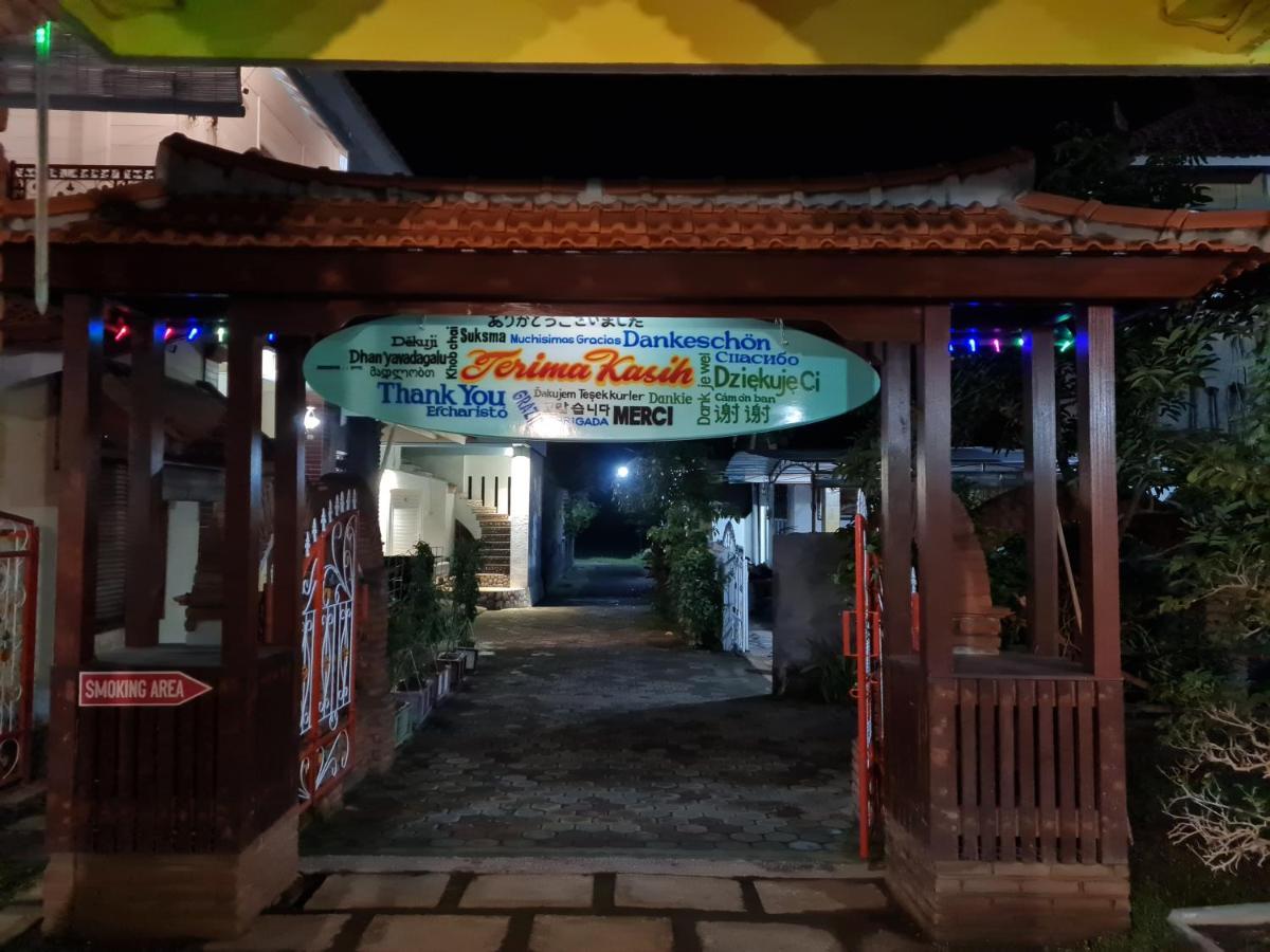 Bottelmania Hotel Lovina Екстериор снимка