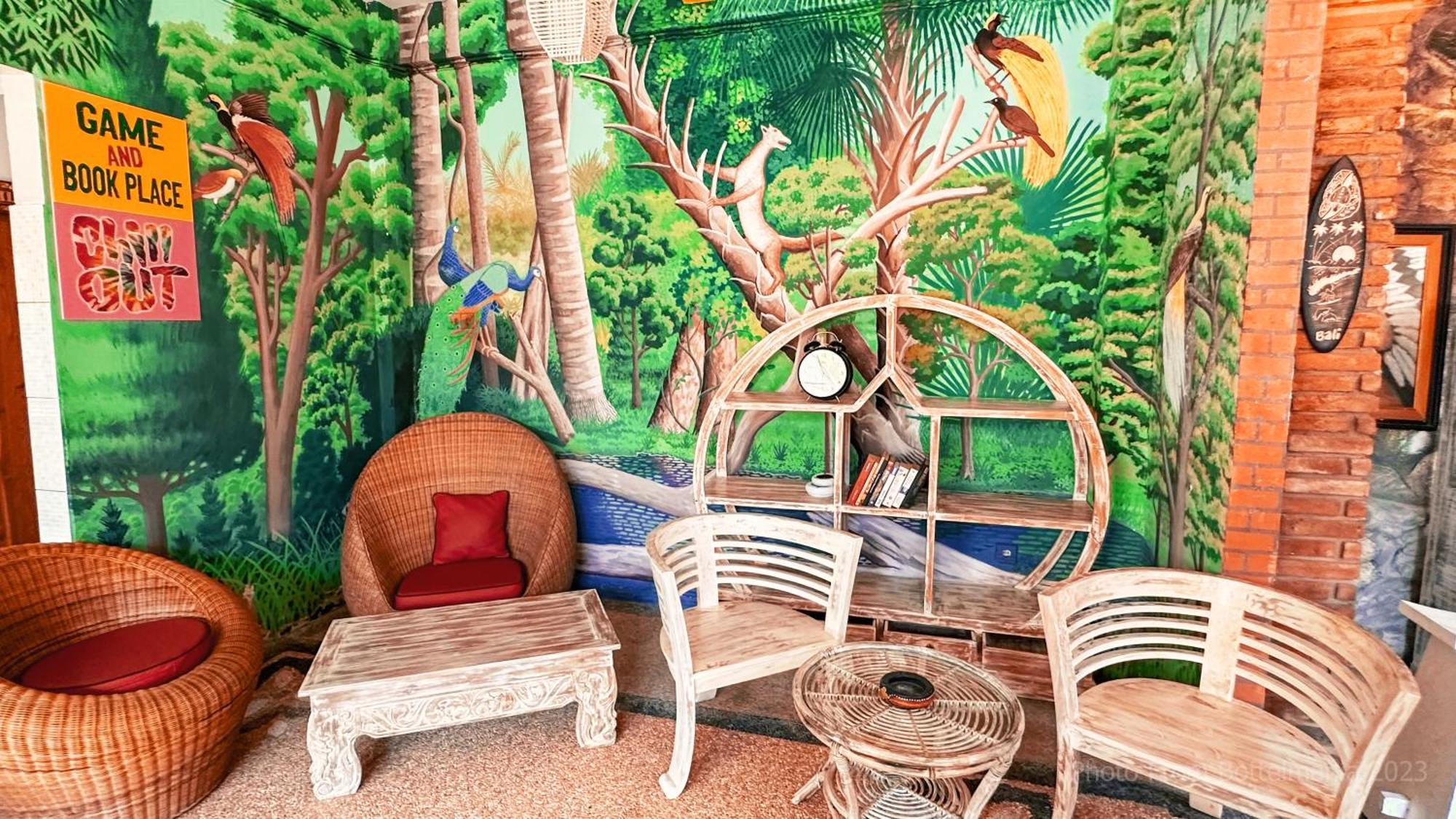 Bottelmania Hotel Lovina Екстериор снимка