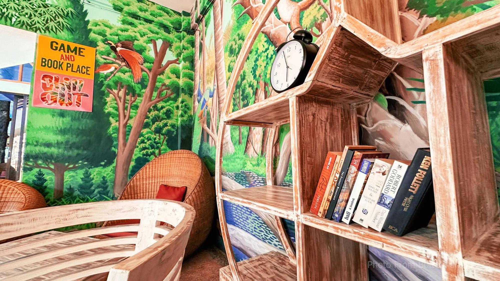 Bottelmania Hotel Lovina Екстериор снимка