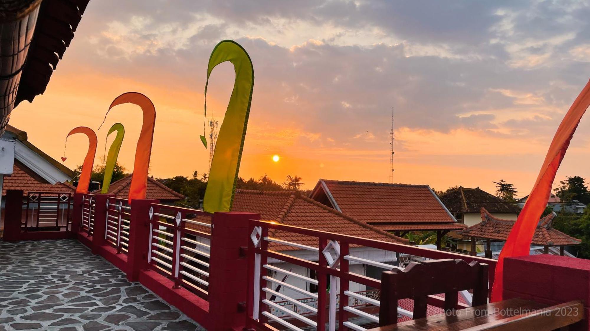 Bottelmania Hotel Lovina Екстериор снимка