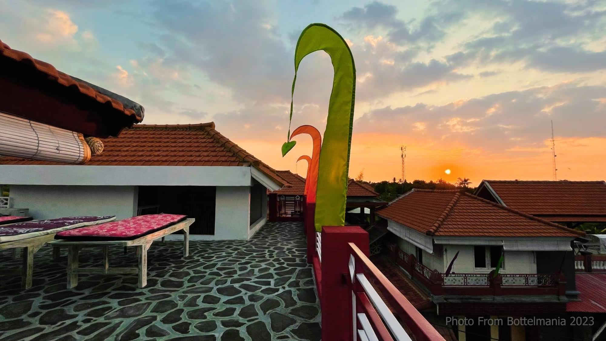 Bottelmania Hotel Lovina Екстериор снимка
