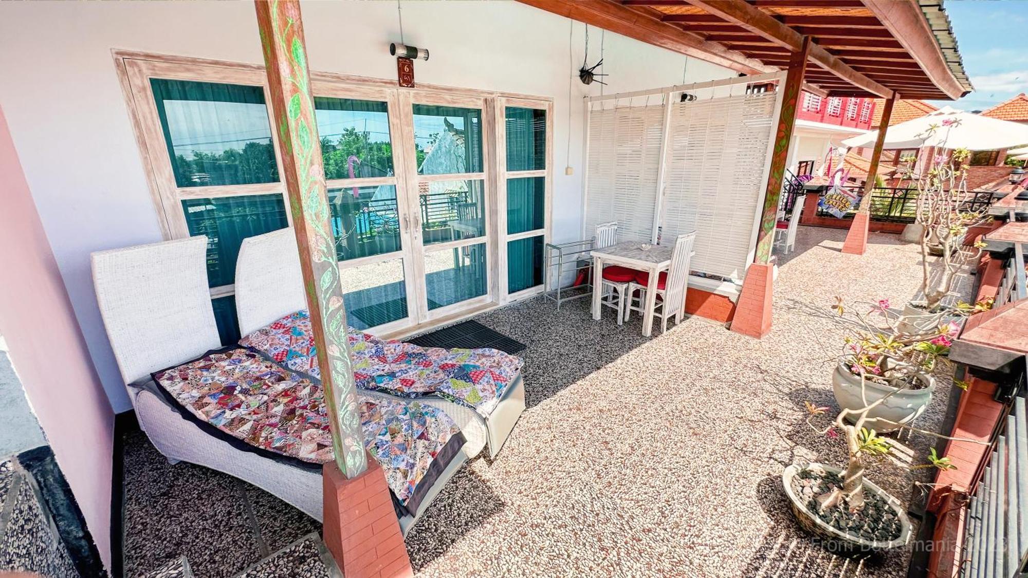 Bottelmania Hotel Lovina Екстериор снимка