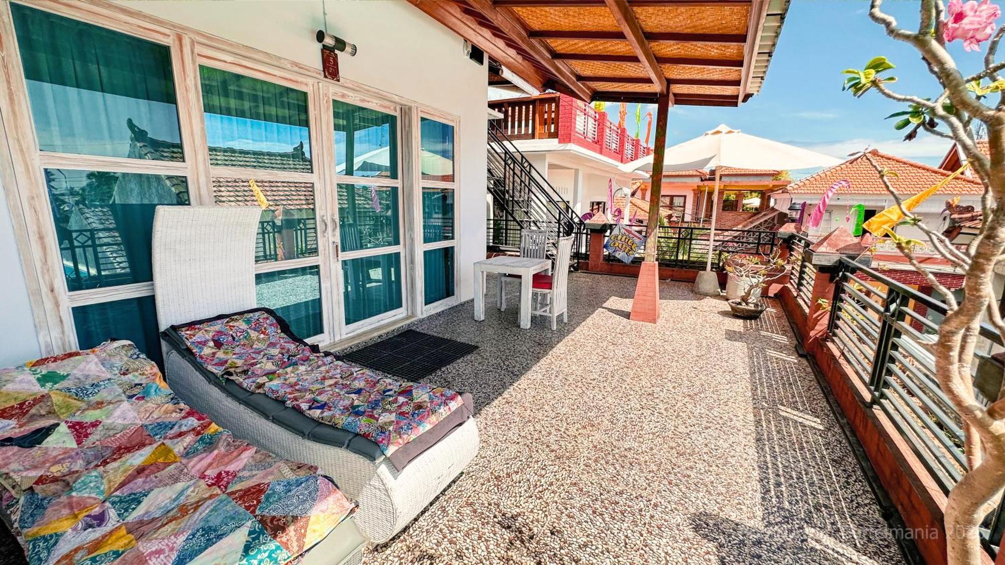 Bottelmania Hotel Lovina Екстериор снимка