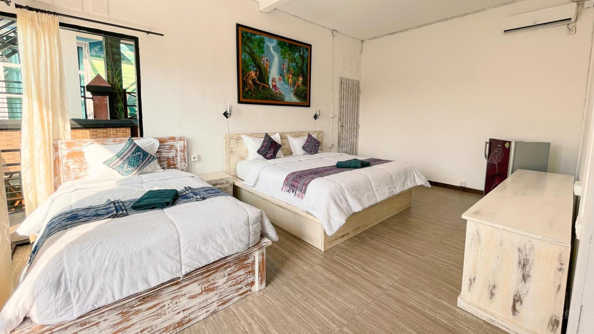 Bottelmania Hotel Lovina Екстериор снимка