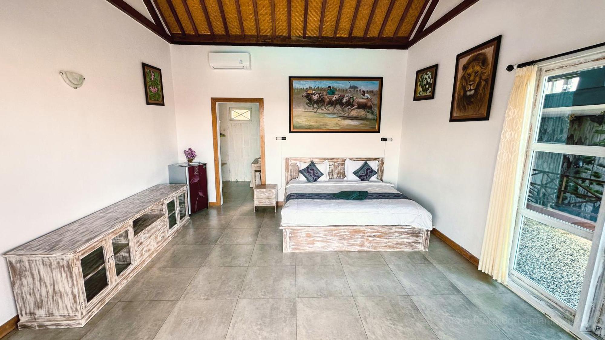 Bottelmania Hotel Lovina Екстериор снимка