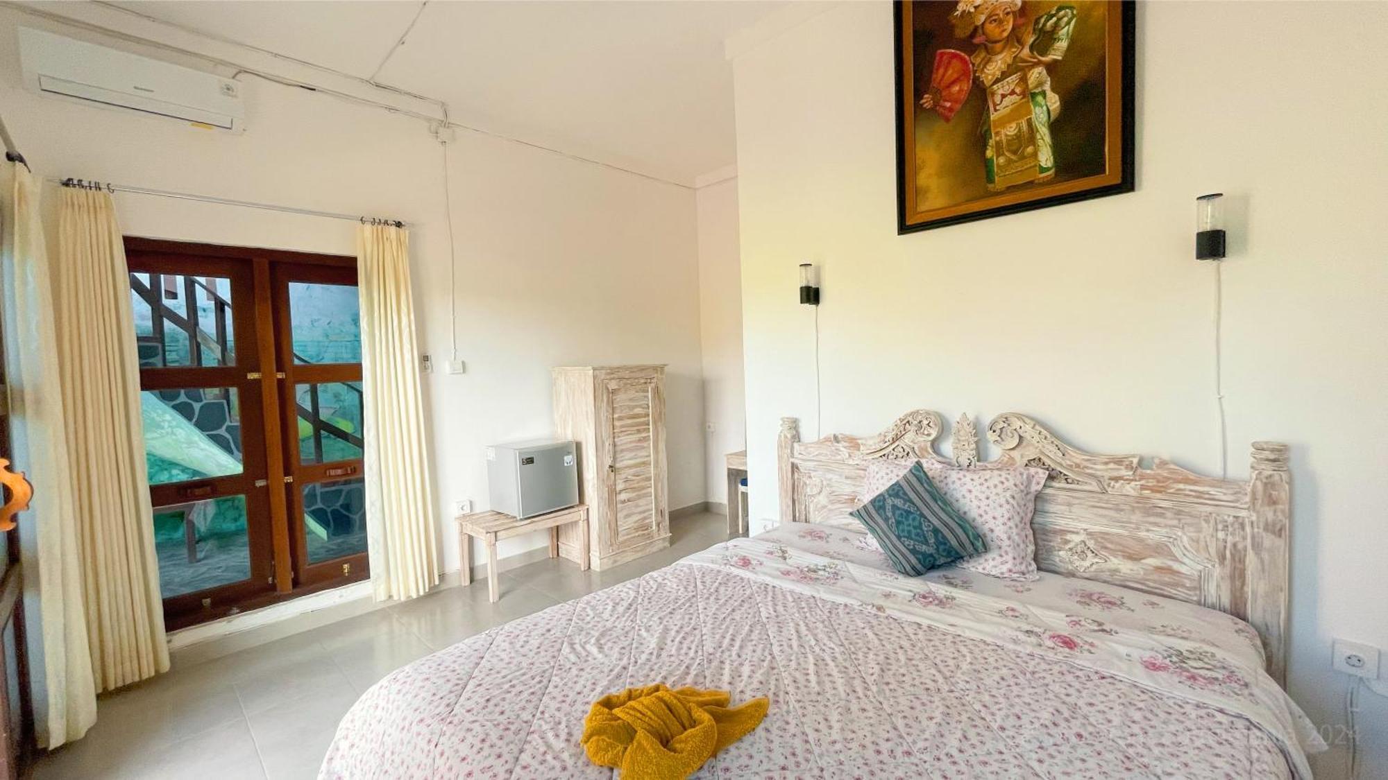 Bottelmania Hotel Lovina Екстериор снимка