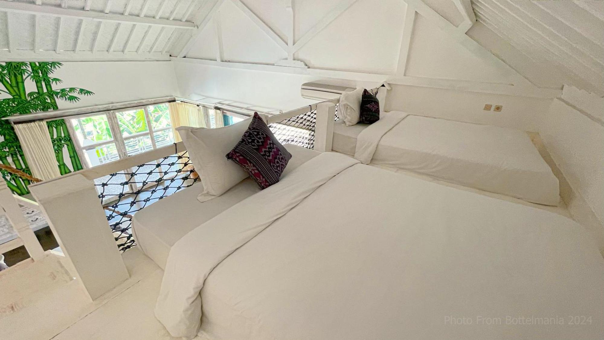 Bottelmania Hotel Lovina Екстериор снимка